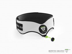 Vue de trois quarts, boucle fermée. La ceinture* à boucle STATIC SWIM™ vous offre une excellente retenue pour nager et courir dans l'eau. Intérieur très doux en mousse.