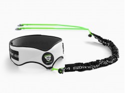 Contient : • La ceinture STATIC SWIM™ • Les trois élastiques de nage, LIGHT, MEDIUM et STRONG pour tous types d'utilisation • La fixation pour plages de piscine en bois