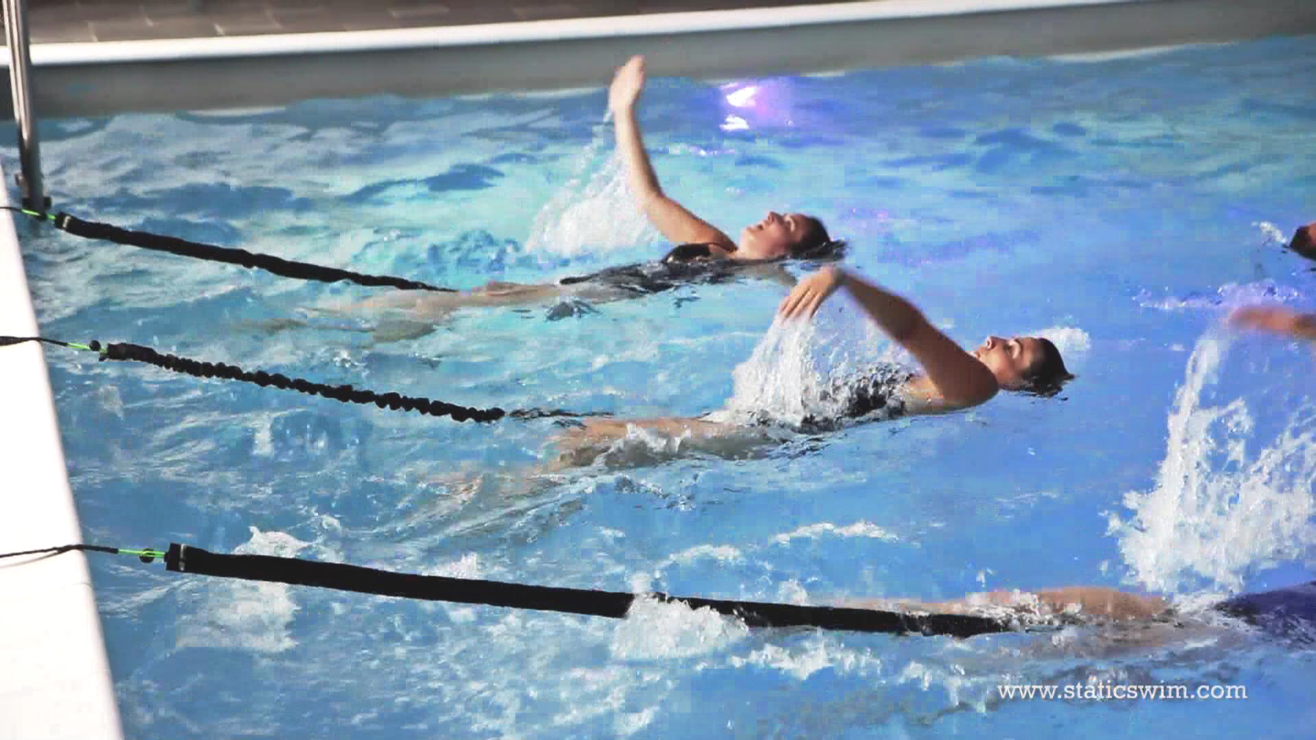 Nage statique en salle de sport